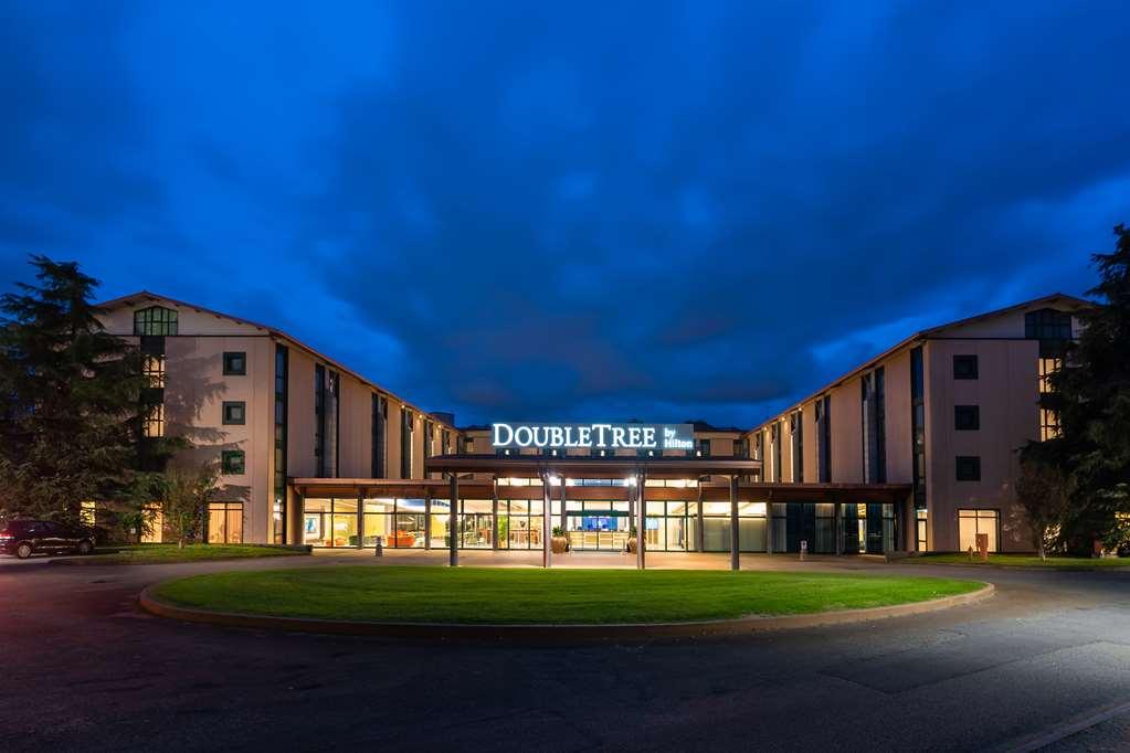ホテル Doubletree By Hilton Milan Malpensa ソルビアーテ・オローナ エクステリア 写真