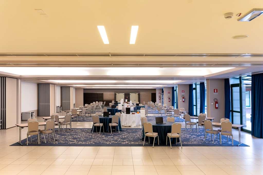 ホテル Doubletree By Hilton Milan Malpensa ソルビアーテ・オローナ 設備 写真