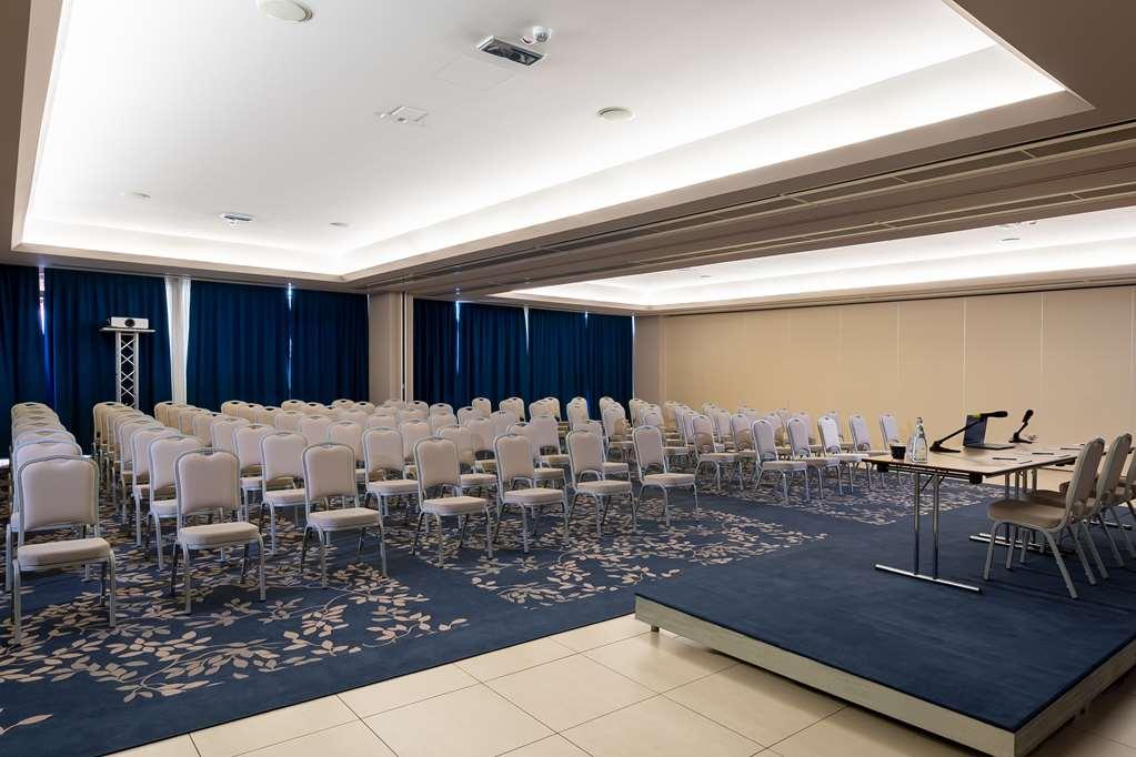 ホテル Doubletree By Hilton Milan Malpensa ソルビアーテ・オローナ 設備 写真
