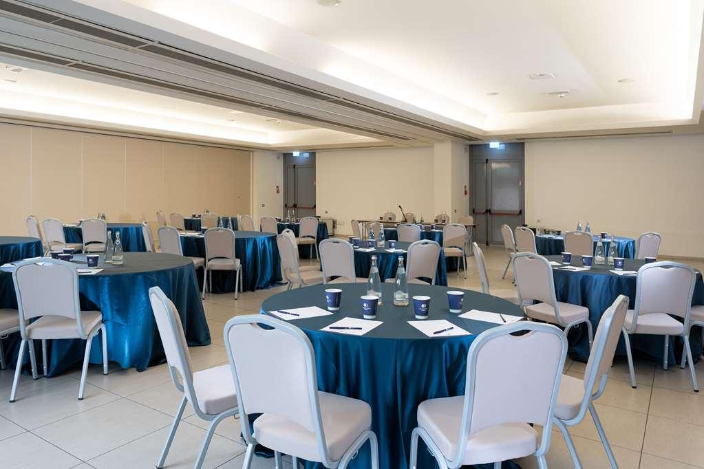 ホテル Doubletree By Hilton Milan Malpensa ソルビアーテ・オローナ 設備 写真