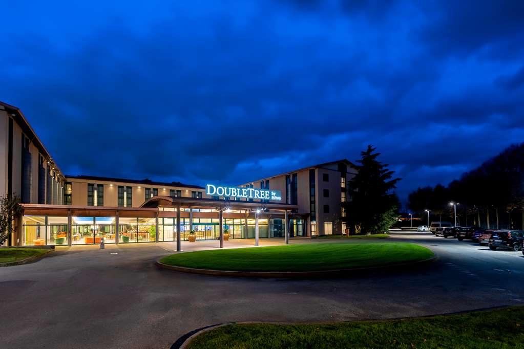 ホテル Doubletree By Hilton Milan Malpensa ソルビアーテ・オローナ エクステリア 写真