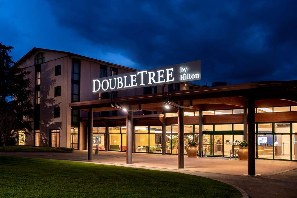 ホテル Doubletree By Hilton Milan Malpensa ソルビアーテ・オローナ エクステリア 写真